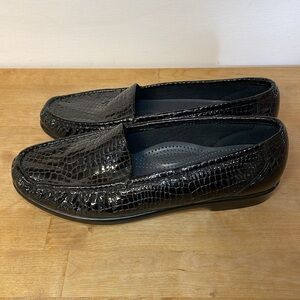 SAS Simplify comfortable loafers in black croc work/casual leather women size 9